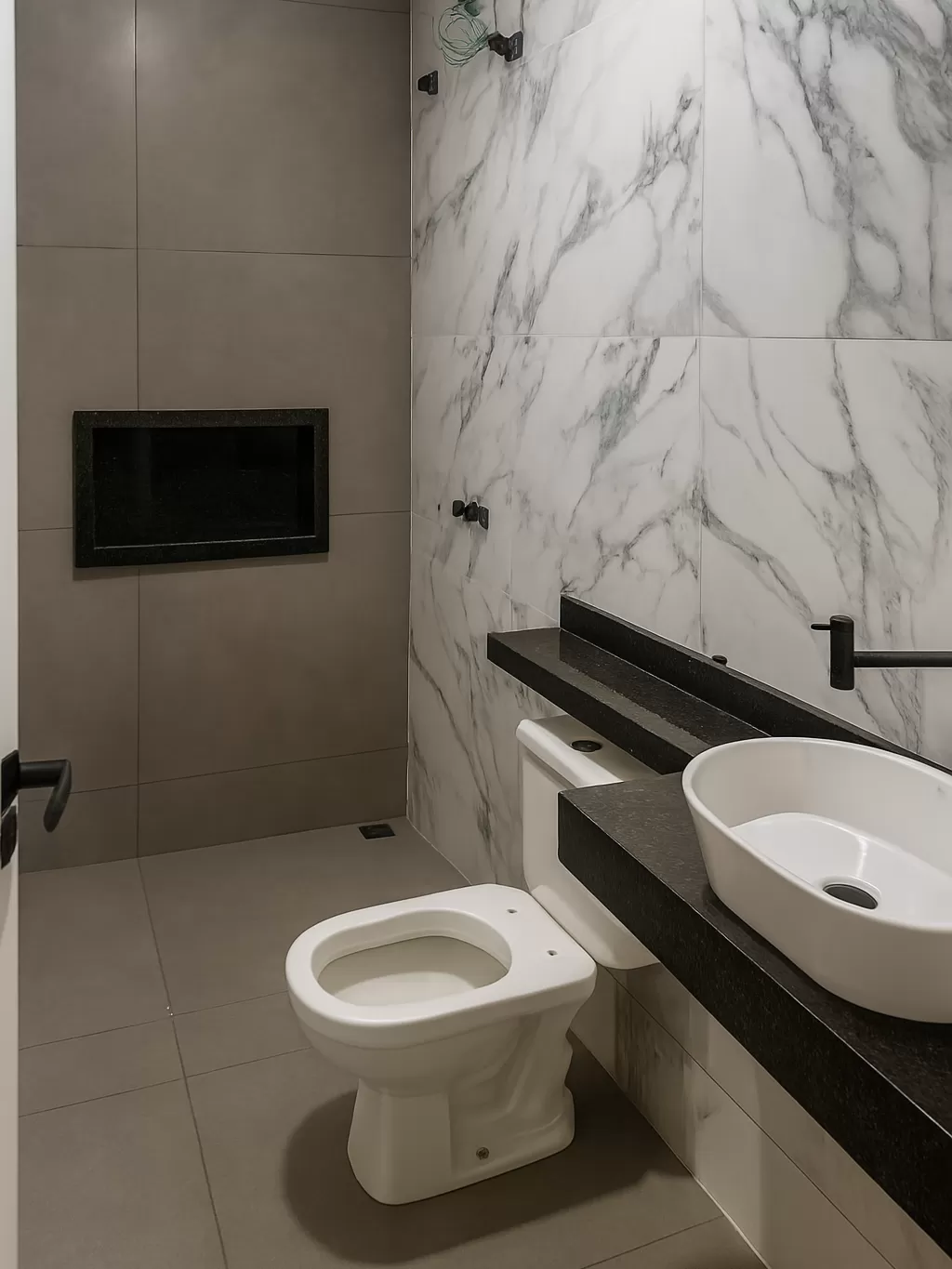 Casa Térrea à Venda com 3 quartos sendo 1 suíte e piscina, 114m² em Sorocaba/SP no Condomínio Horto Florestal Villagio
