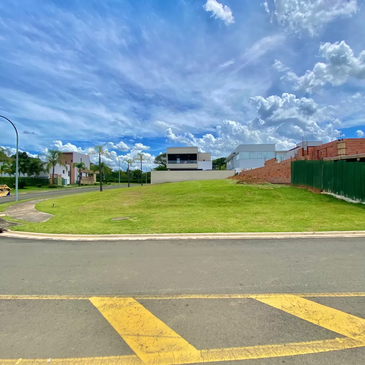 Terreno de Esquina à Venda com topografia plana, 509m² no Condomínio Alphaville Nova Esplanada 4 em Votorantim/SP
