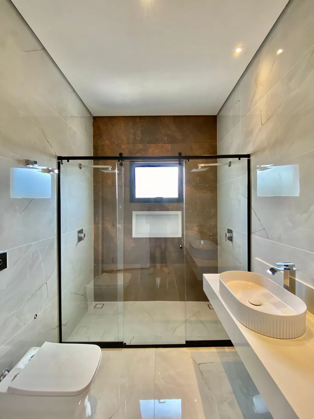 Casa de Alto Padrão à Venda com 3 suítes, piscina e sala de cinema, 287m² no Condomínio Alphaville Nova Esplanada 4 em Votorantim/SP