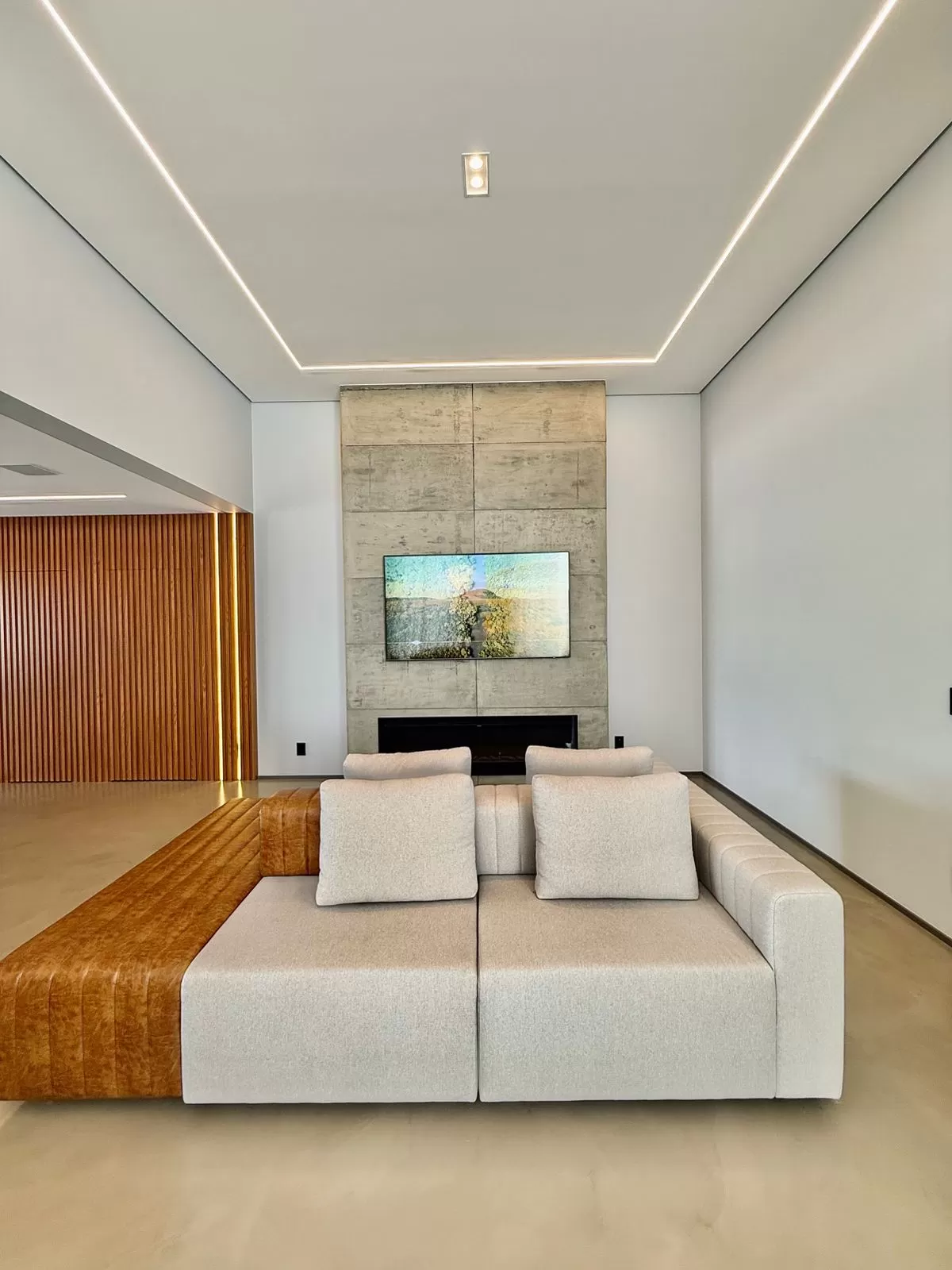 Casa Mobiliada à Venda com vista permanente para área preservada e quadra de beach tennis, 460m² no Condomínio Fazenda Jequitibá em Sorocaba/SP