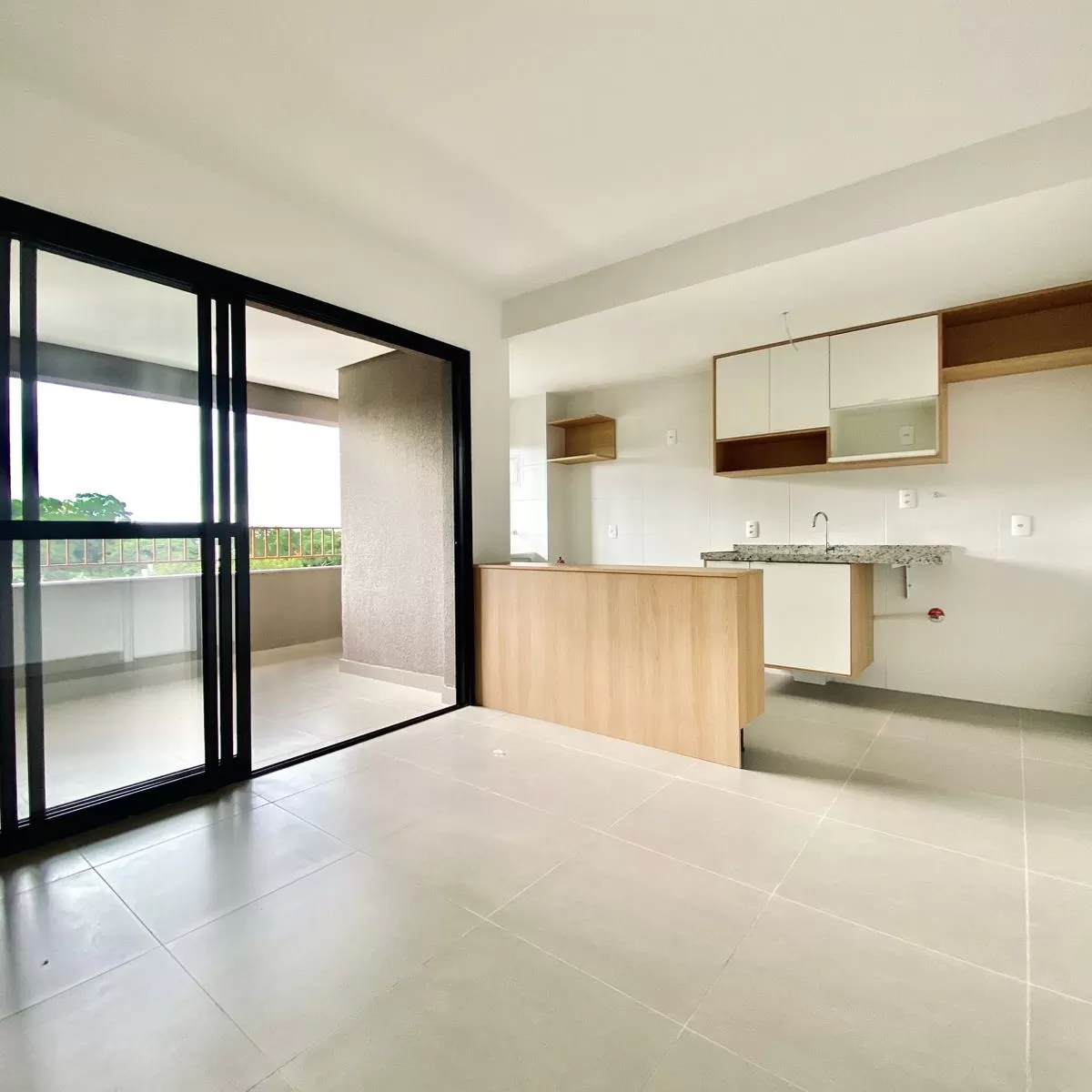 Apartamento à Venda com 2 dormitórios sendo 1 suíte e móveis planejados, 67m² no Condomínio Atmo Bild em Votorantim/SP