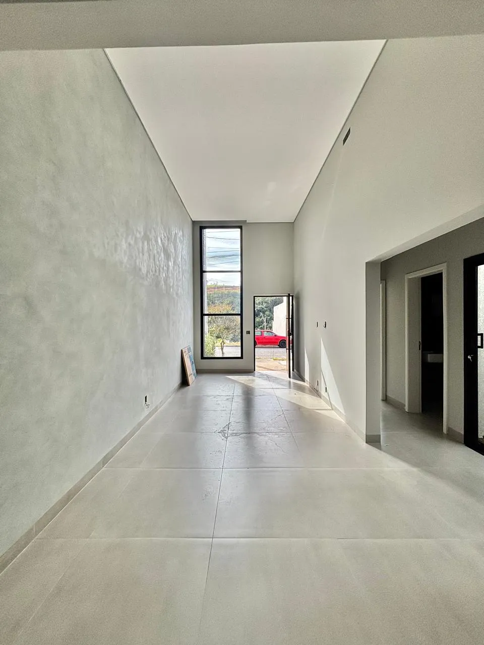 Casa Térrea à Venda com 3 dormitórios e quintal nos fundos, 99m² no Condomínio Vale Azul em Votorantim/SP