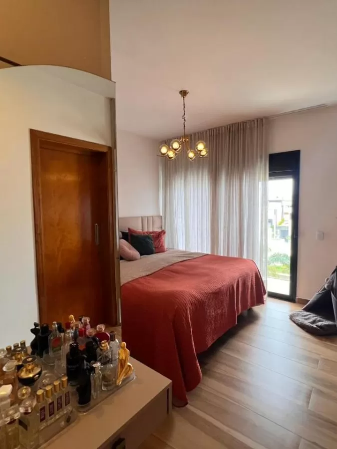 Sobrado à Venda Mobiliado com 3 suítes sendo 1 suíte master e piscina aquecida, 290m² no Condomínio Cyrela Landscape em Votorantim/SP