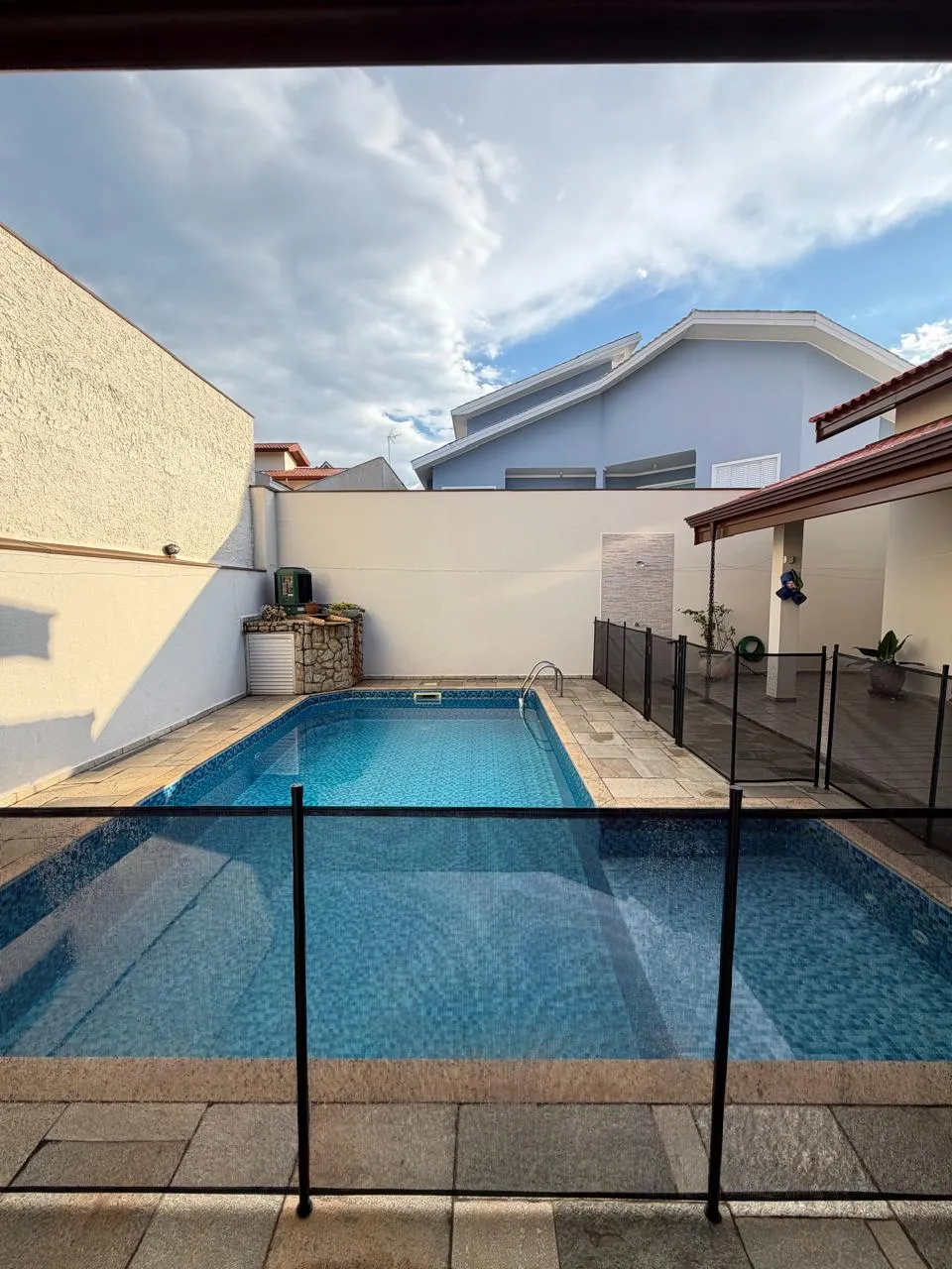 Sobrado à Venda com 3 suítes, escritório e área gourmet com piscina, 266m² no Condomínio Granja Olga II em Sorocaba/SP