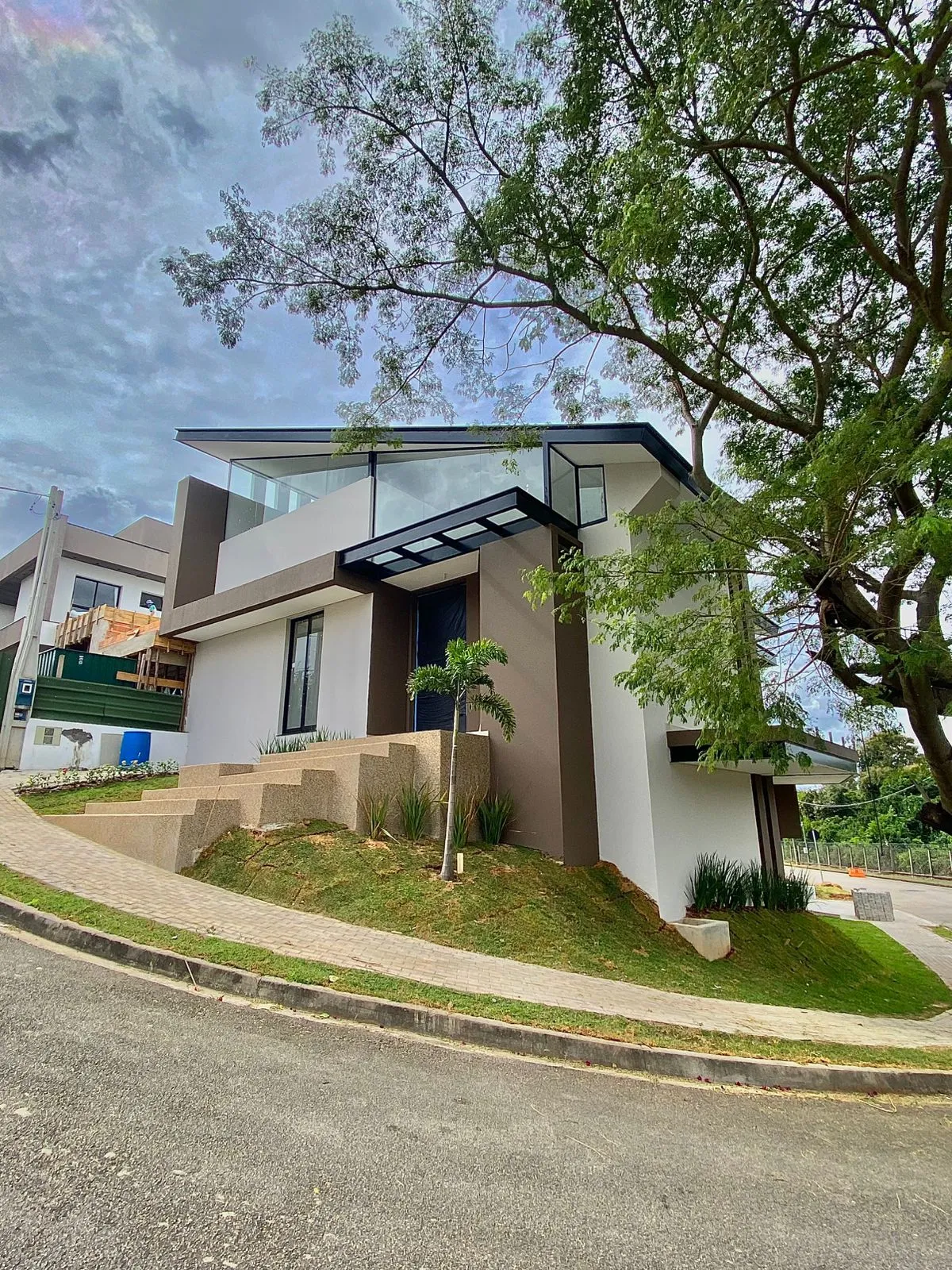 Casa de Alto Padrão à Venda com 3 suítes sendo 1 master e piscina com vista para área preservada, 256m² no Condomínio Renaissance em Sorocaba/SP