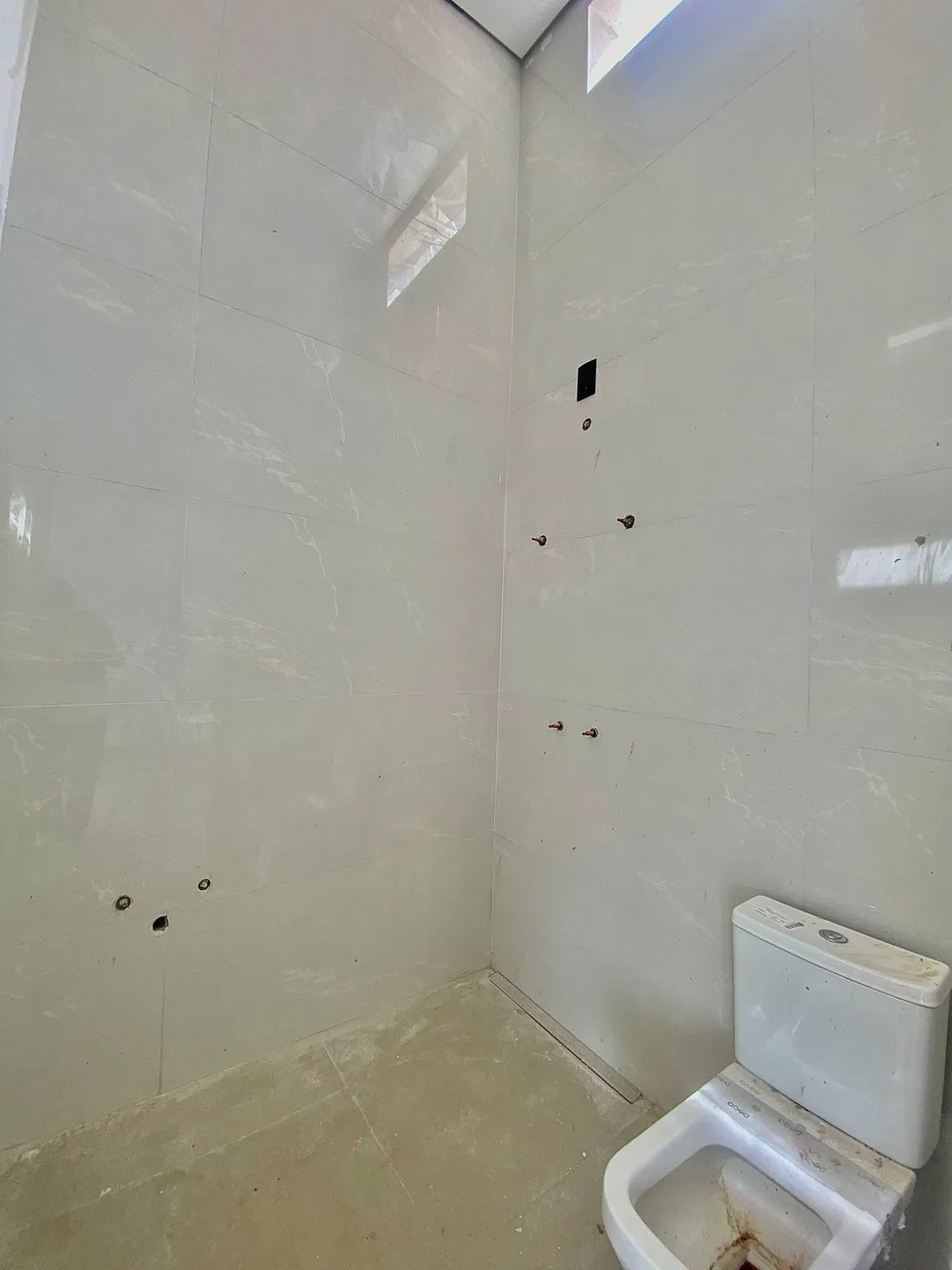 Casa de Alto Padrão à Venda com 3 suítes sendo 1 master e piscina com vista para área preservada, 256m² no Condomínio Renaissance em Sorocaba/SP