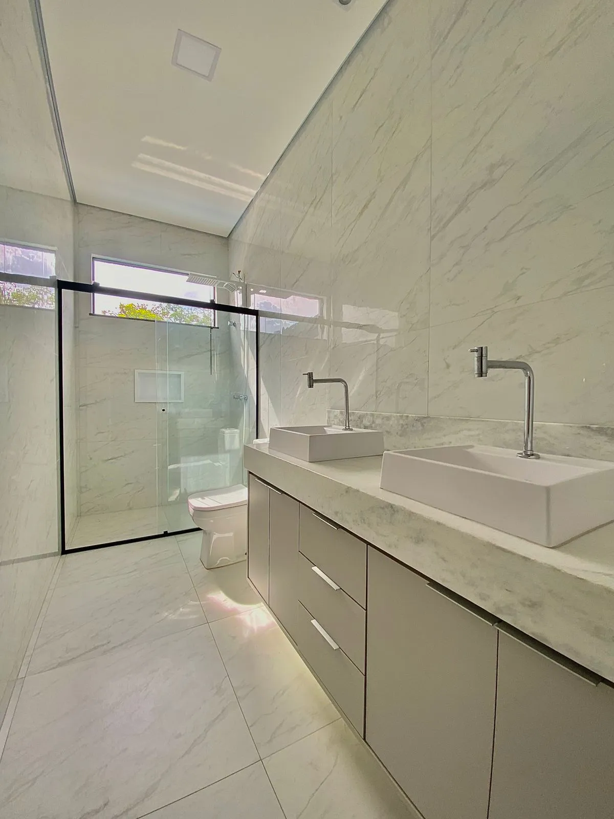 Casa Térrea de Alto Padrão à Venda com 3 suítes sendo 1 master e ampla área gourmet com piscina, 200m² no Condomínio Renaissance em Sorocaba/SP