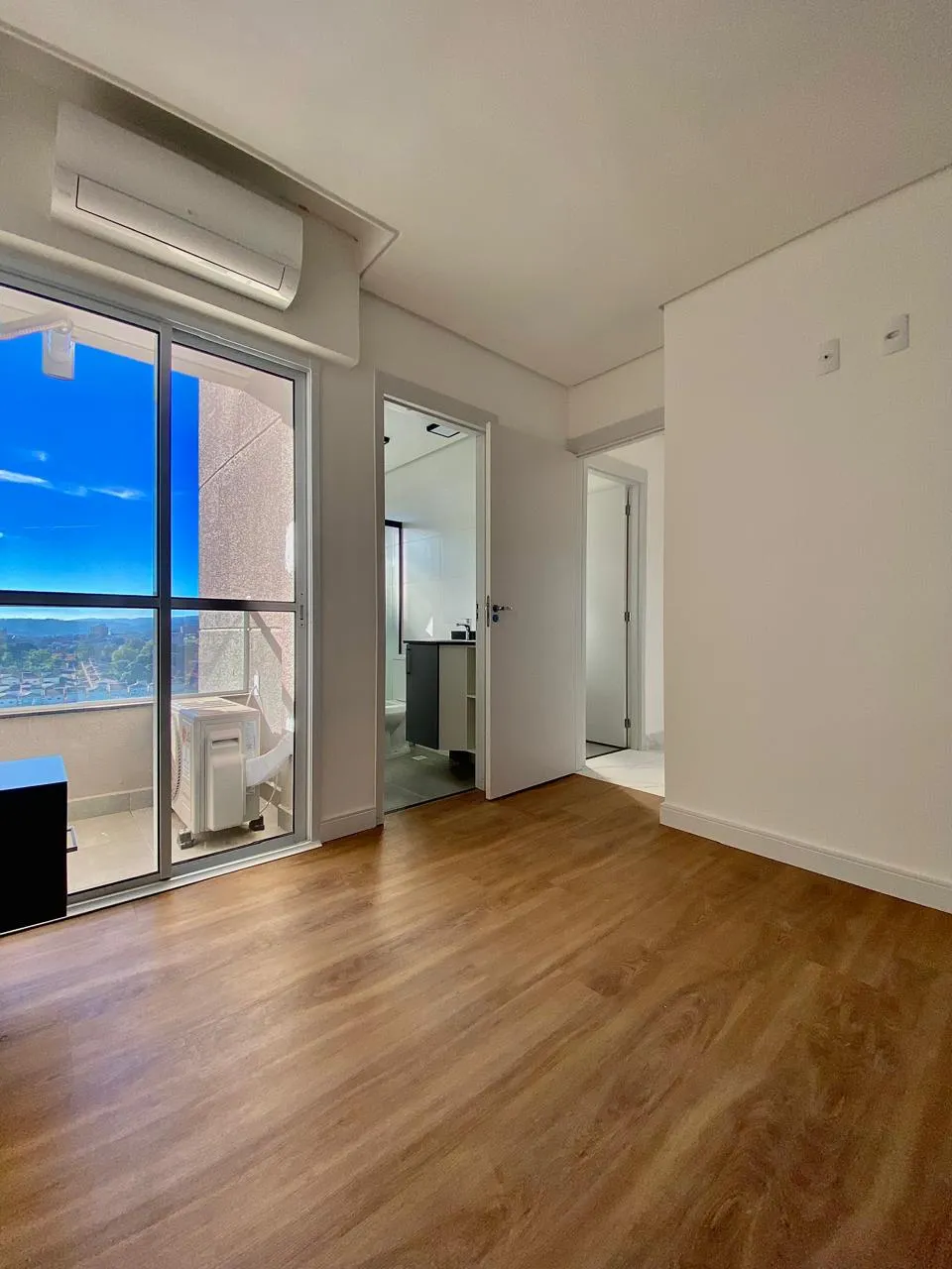 Apartamento à Venda com 3 dormitórios sendo 1 suíte e acabamento moderno, 69m² no Condomínio Residencial Golden House em Sorocaba/SP