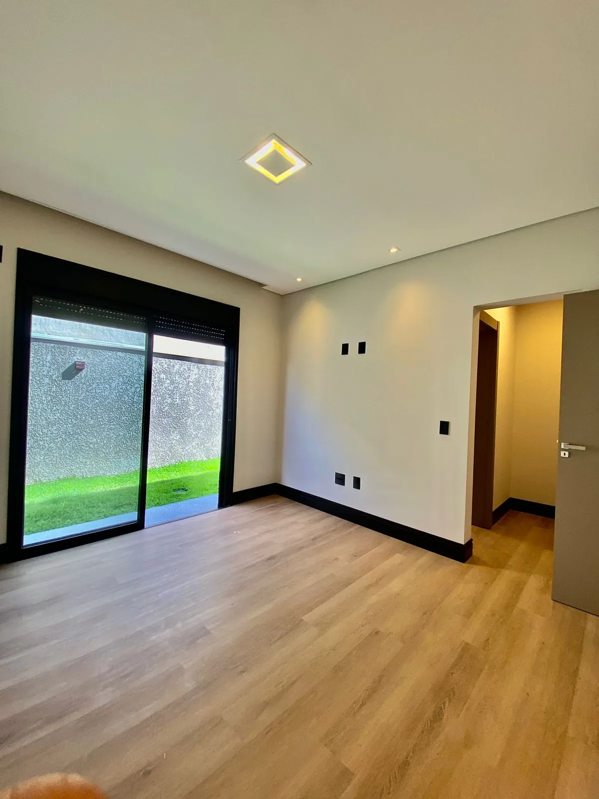 Casa Térrea à Venda com 3 suítes sendo 1 master com closet, área gourtmet com piscina e terraço, 403m² no Condomínio Fazenda Jequitibá em Sorocaba/SP