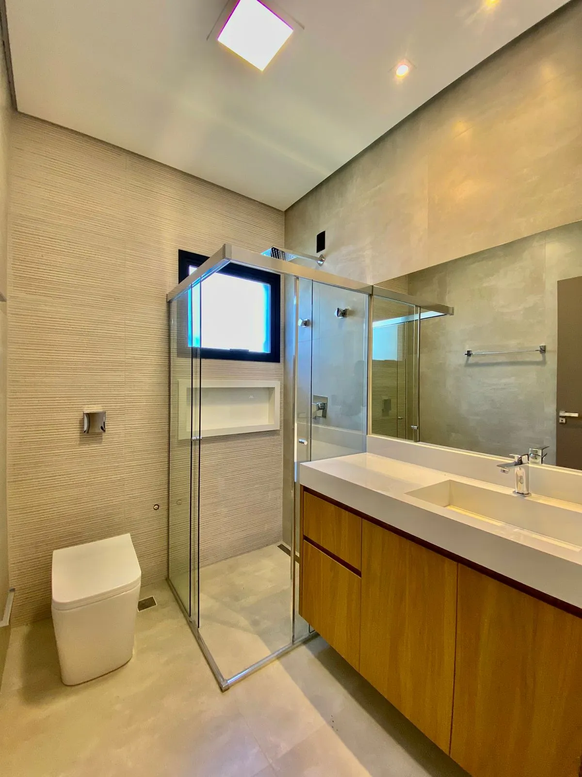 Casa Térrea à Venda com 3 suítes sendo 1 master com closet, área gourtmet com piscina e terraço, 403m² no Condomínio Fazenda Jequitibá em Sorocaba/SP