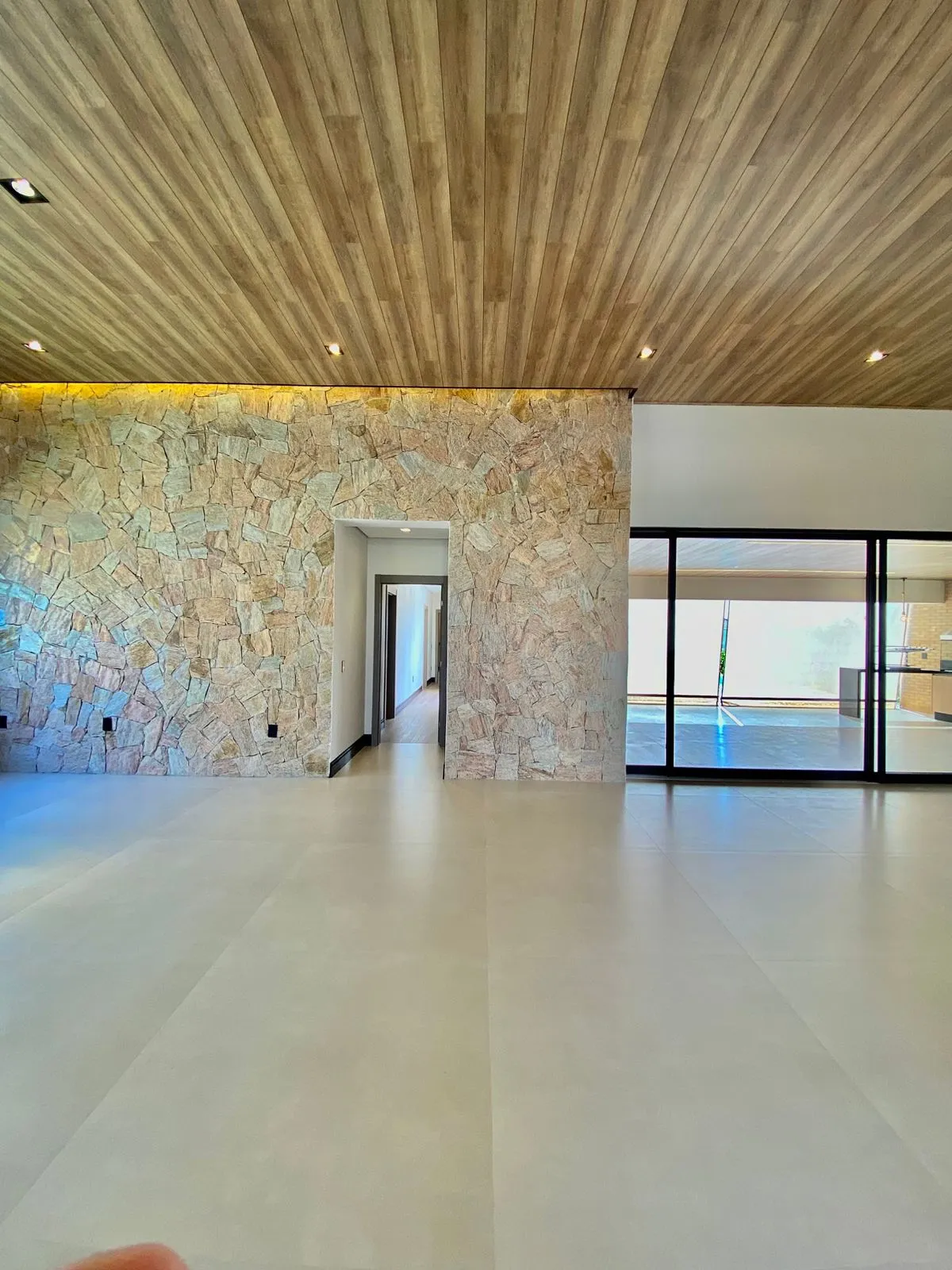 Casa Térrea à Venda com 3 suítes sendo 1 master com closet, área gourtmet com piscina e terraço, 403m² no Condomínio Fazenda Jequitibá em Sorocaba/SP