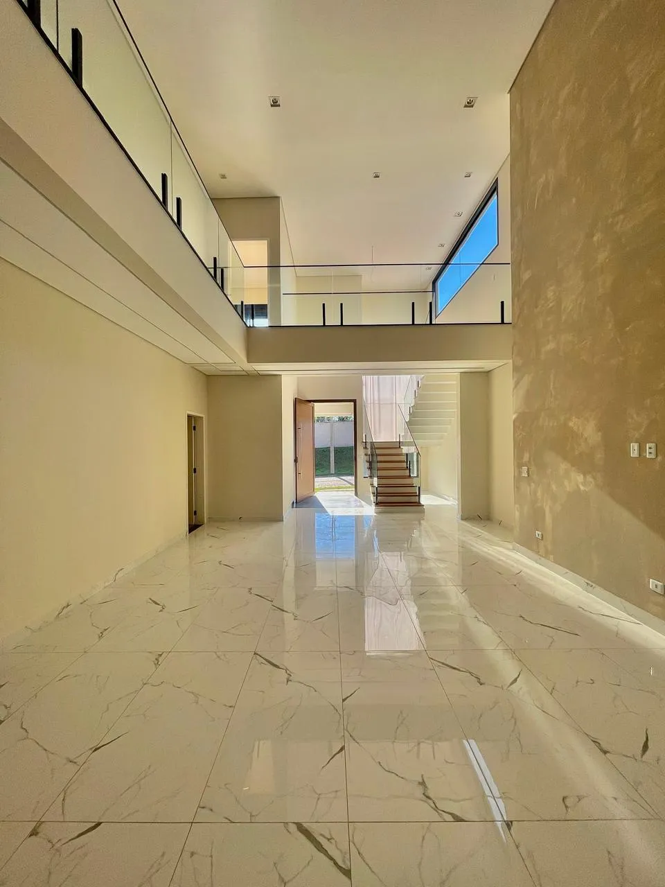Sobrado à Venda com 3 suítes sendo 1 master, escritório e vista privilegiada, 306m² no Condomínio Cyrela Landscape em Votorantim/SP