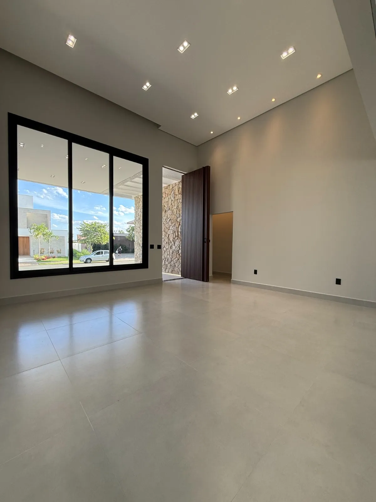Casa Térrea à Venda com 4 suítes, escritório e ampla área gourmet com piscina, 245m² no Condomínio Alphaville Nova Esplanada 3 em Votorantim/SP