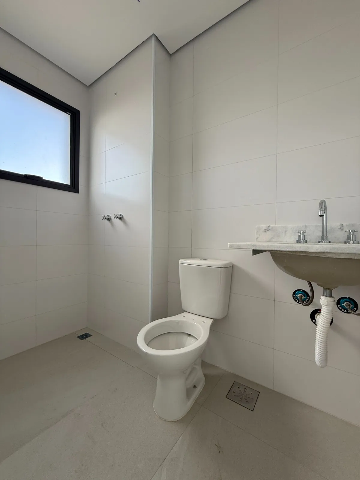 Apartamento à Venda com 3 suítes sendo 1 master, escritório e ampla vista livre, 128m² no Condomínio Alameda JK em Votorantim/SP