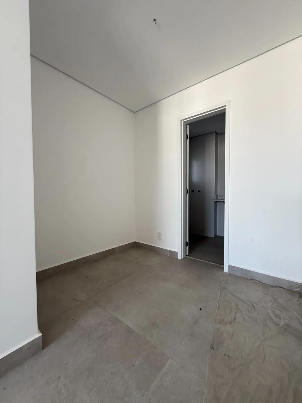 Apartamento à Venda com 3 suítes sendo 1 master, escritório e ampla vista livre, 128m² no Condomínio Alameda JK em Votorantim/SP