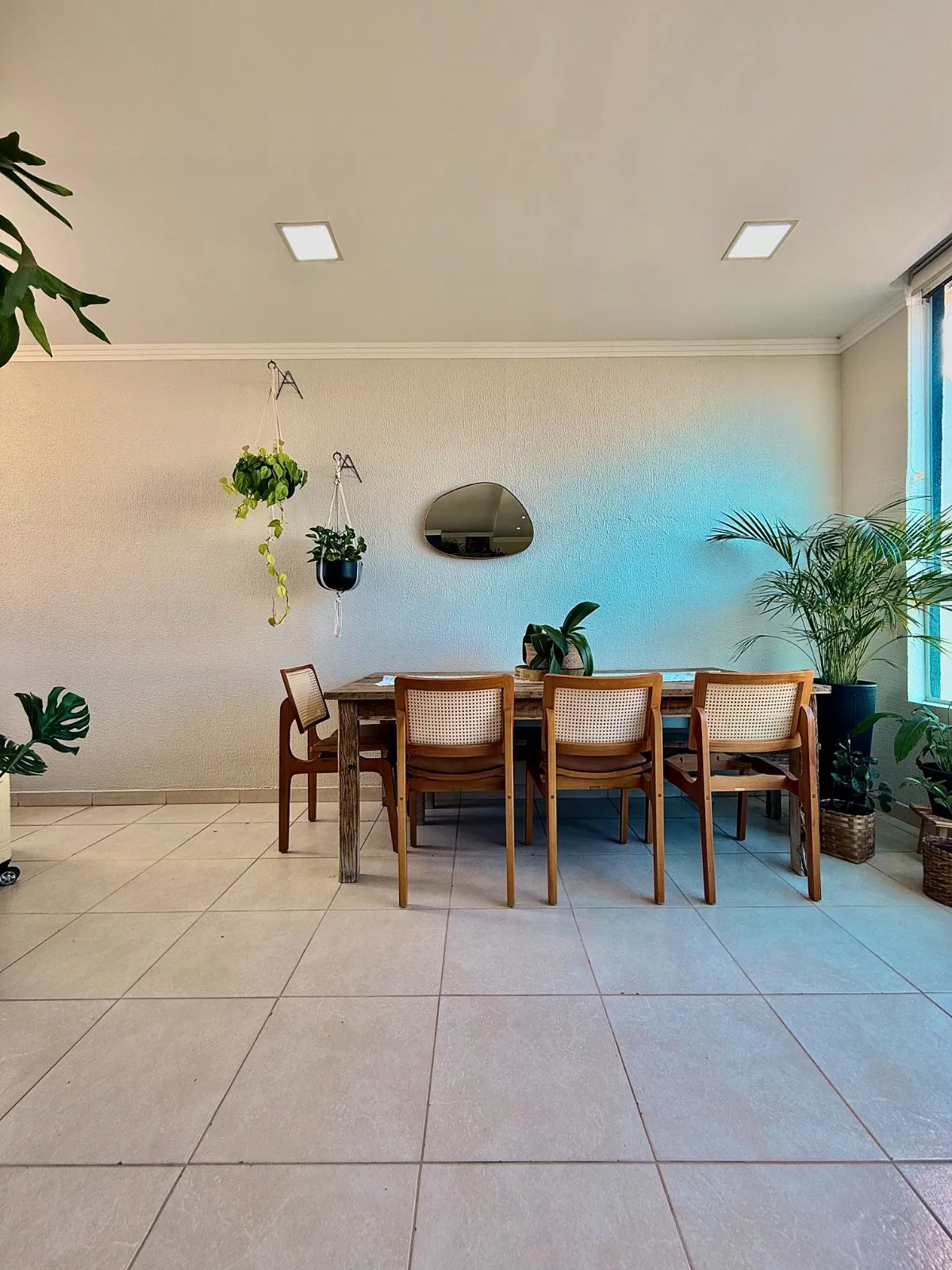 Sobrado à Venda Mobiliado com 3 dormitórios sendo 1 suíte master e área gourmet, 130m² em um terreno de 175m² no Condomínio Golden Park Residence 2 em Sorocaba/SP