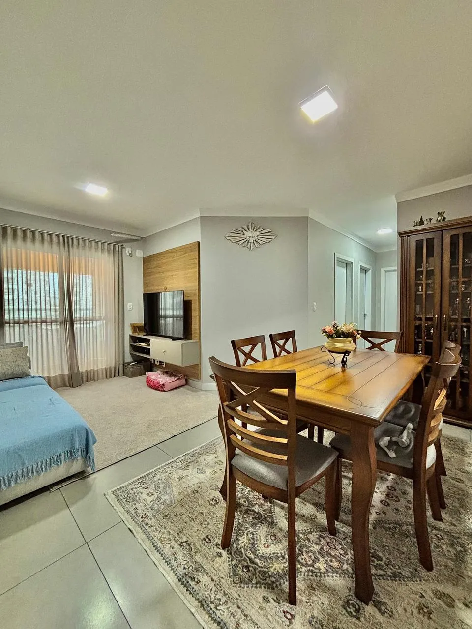 Apartamento à Venda com 3 dormitórios sendo 1 suíte, área social integrada e ótima localização, 80m² no Condomínio Nature Residencial Clube