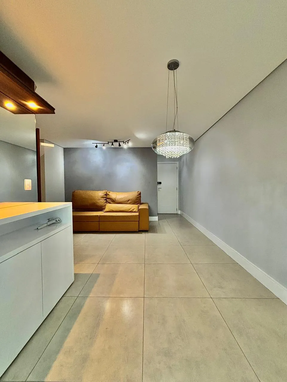 Apartamento à Venda com 3 dormitórios sendo 1 suíte, área social integrada e móveis planejados, 80m² no Condomínio Nature Residencial Clube