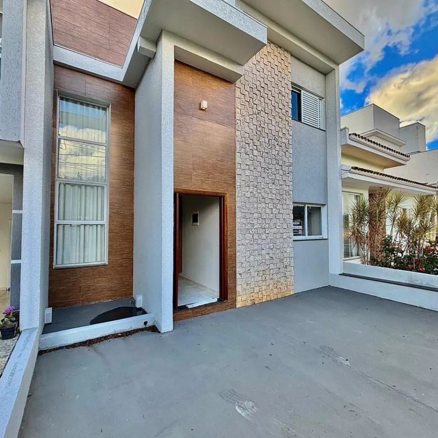 Casa Assobradada à Venda com 3 dormitórios sendo 1 suíte e ampla área gourmet, 118m² em um terreno de 185m² no Condomínio Golden Park Residence 2 em Sorocaba/SP