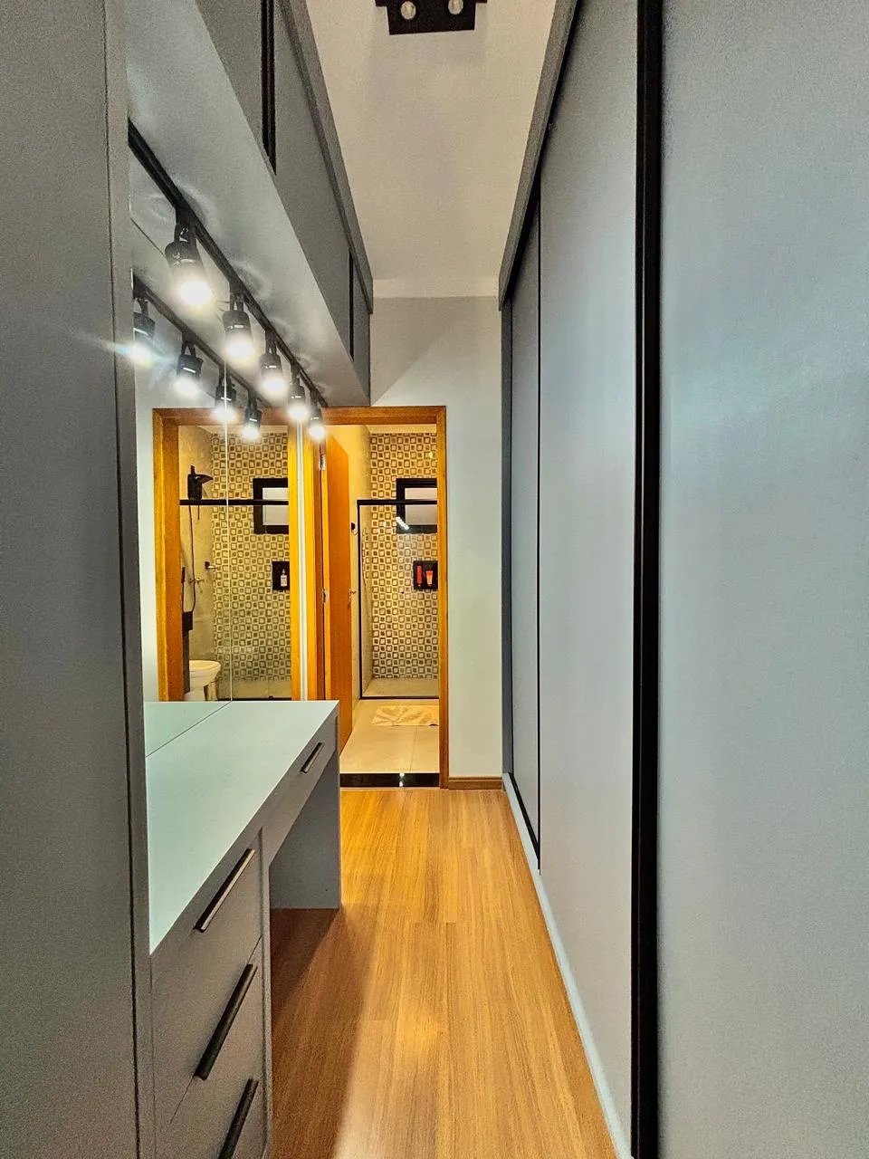 Casa Térrea Mobiliada à Venda com 3 amplos dormitórios sendo 1 suíte e área gourmet com churrasqueira, 137m² em um terreno de 200m² no Condomínio Reserva Ipanema em Sorocaba/SP