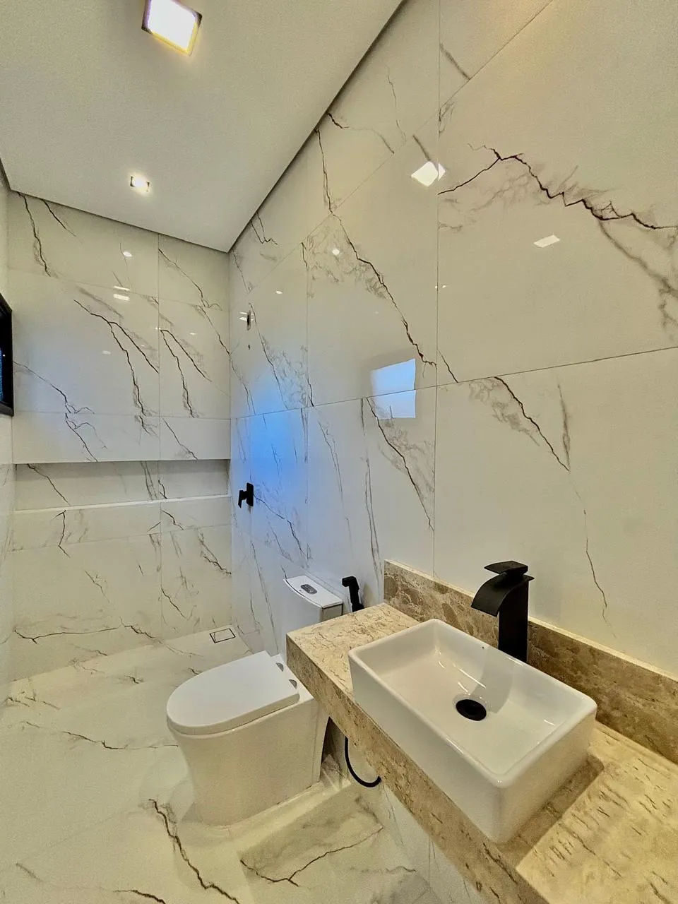 Casa Térrea à Venda com 3 dormitórios sendo 1 suíte e área gourmet com churrasqueira, 140m² em um terreno de 200m² no Condomínio Reserva Ipanema em Sorocaba/SP