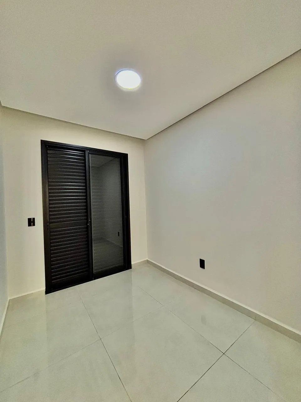 Casa Térrea à Venda com 3 dormitórios sendo 1 suíte e ampla área gourmet com piscina, 150m² em um terreno de 212m² no Condomínio Reserva Ipanema em Sorocaba/SP