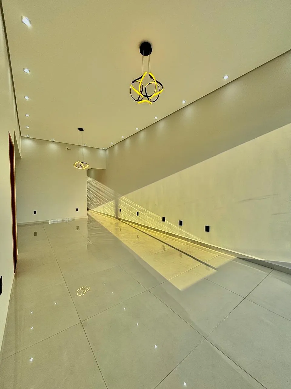 Casa Térrea à Venda com 3 dormitórios sendo 1 suíte e ampla área gourmet com piscina, 150m² em um terreno de 212m² no Condomínio Reserva Ipanema em Sorocaba/SP