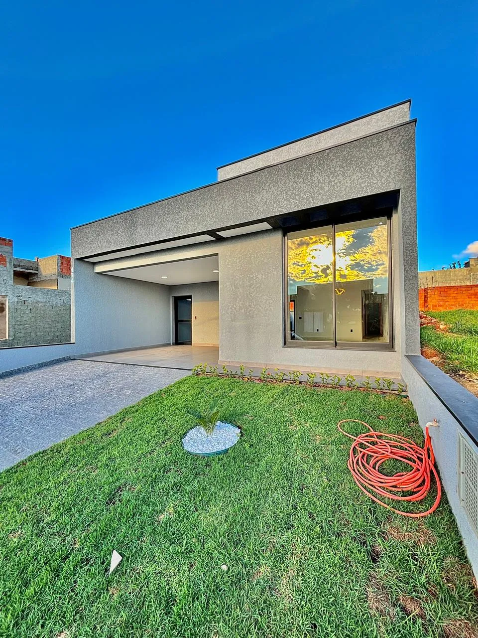 Casa Térrea à Venda com 3 dormitórios sendo 1 suíte e ampla área gourmet com piscina, 150m² em um terreno de 212m² no Condomínio Reserva Ipanema em Sorocaba/SP