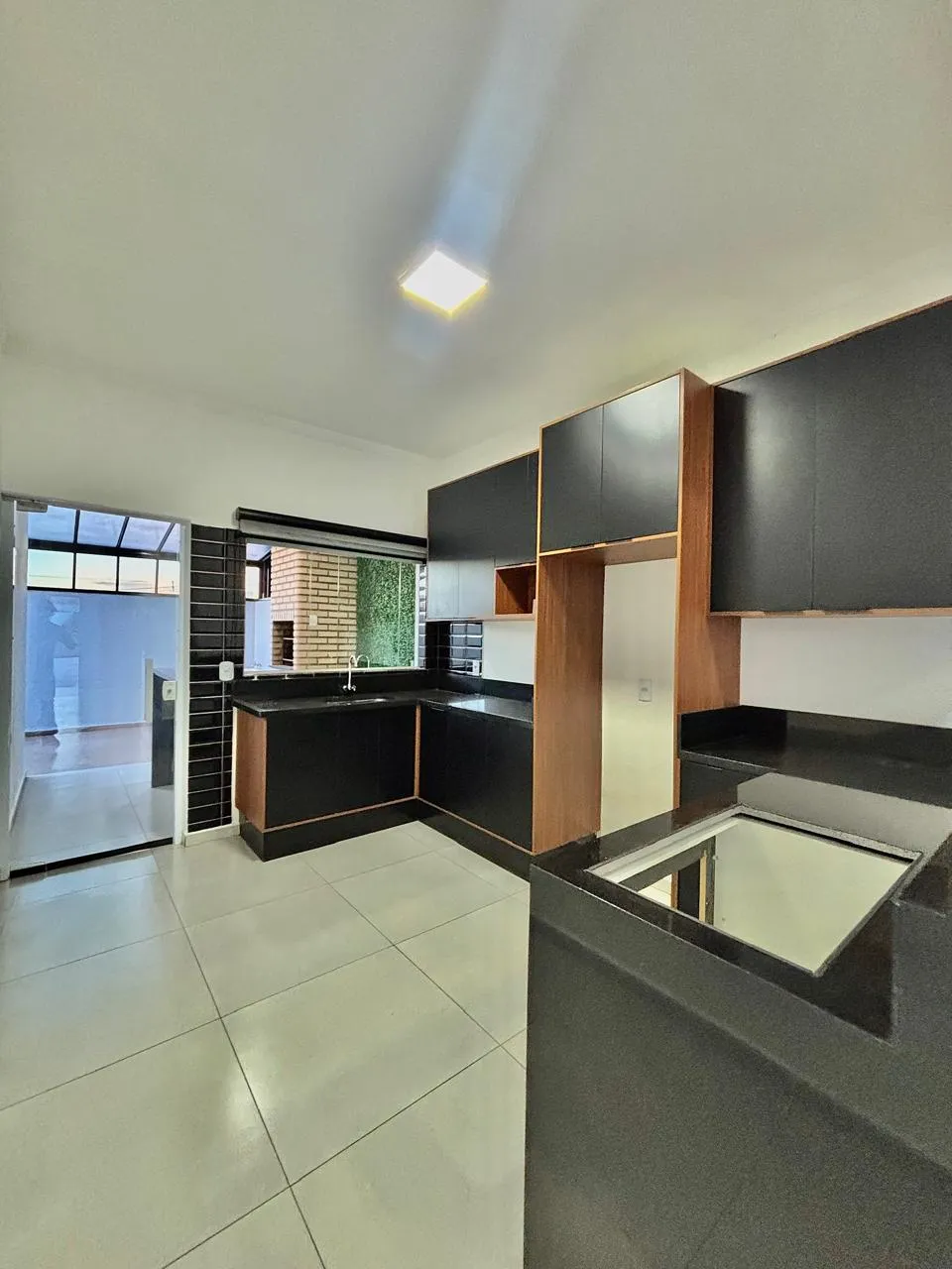 Casa Térrea à Venda com 3 dormitórios sendo 1 suíte e ampla área gourmet com churrasqueira, 100m² em um terreno de 152m² no Condomínio Horto Florestal Villagio em Sorocaba/SP