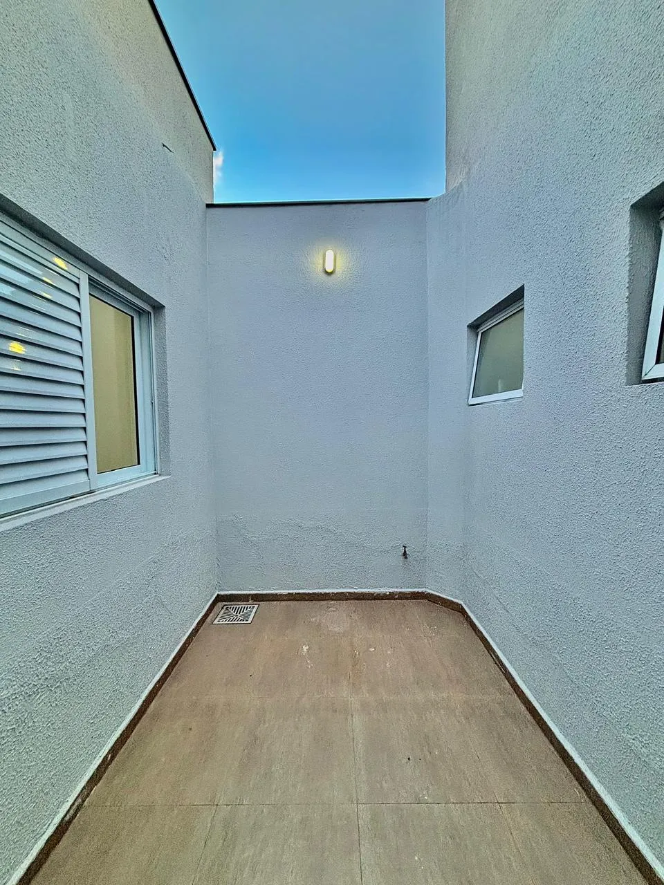 Casa Térrea à Venda com 3 dormitórios sendo 1 suíte e ampla área gourmet com churrasqueira, 100m² em um terreno de 152m² no Condomínio Horto Florestal Villagio em Sorocaba/SP