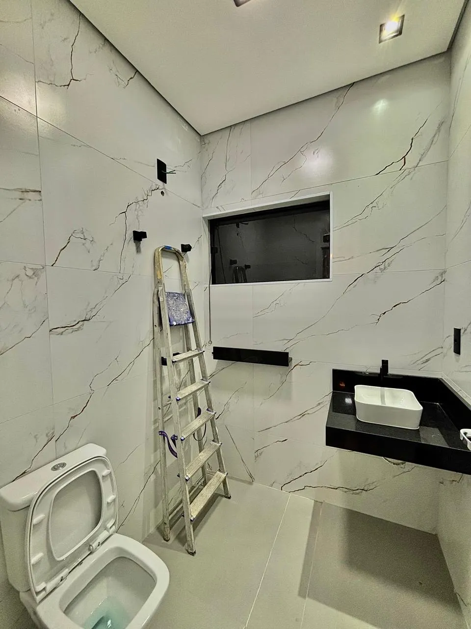 Casa Térrea à Venda com 3 dormitórios sendo 1 suíte e ampla área gourmet com churrasqueira, 120m² em um terreno de 154m² no Condomínio Horto Florestal Villagio em Sorocaba/SP