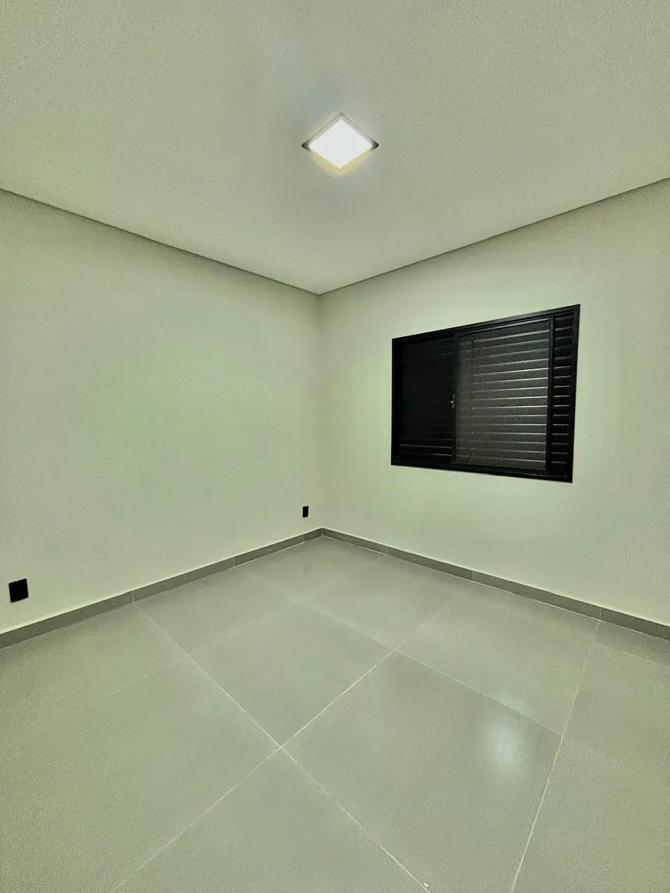 Casa Térrea à Venda com 3 dormitórios sendo 1 suíte e ampla área gourmet com churrasqueira, 120m² em um terreno de 154m² no Condomínio Horto Florestal Villagio em Sorocaba/SP