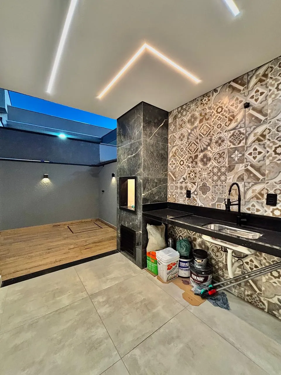 Casa Térrea à Venda com 3 dormitórios sendo 1 suíte e área gourmet com piscina, 115m² em um terreno de 151m² no Condomínio Horto Florestal Villagio em Sorocaba/SP