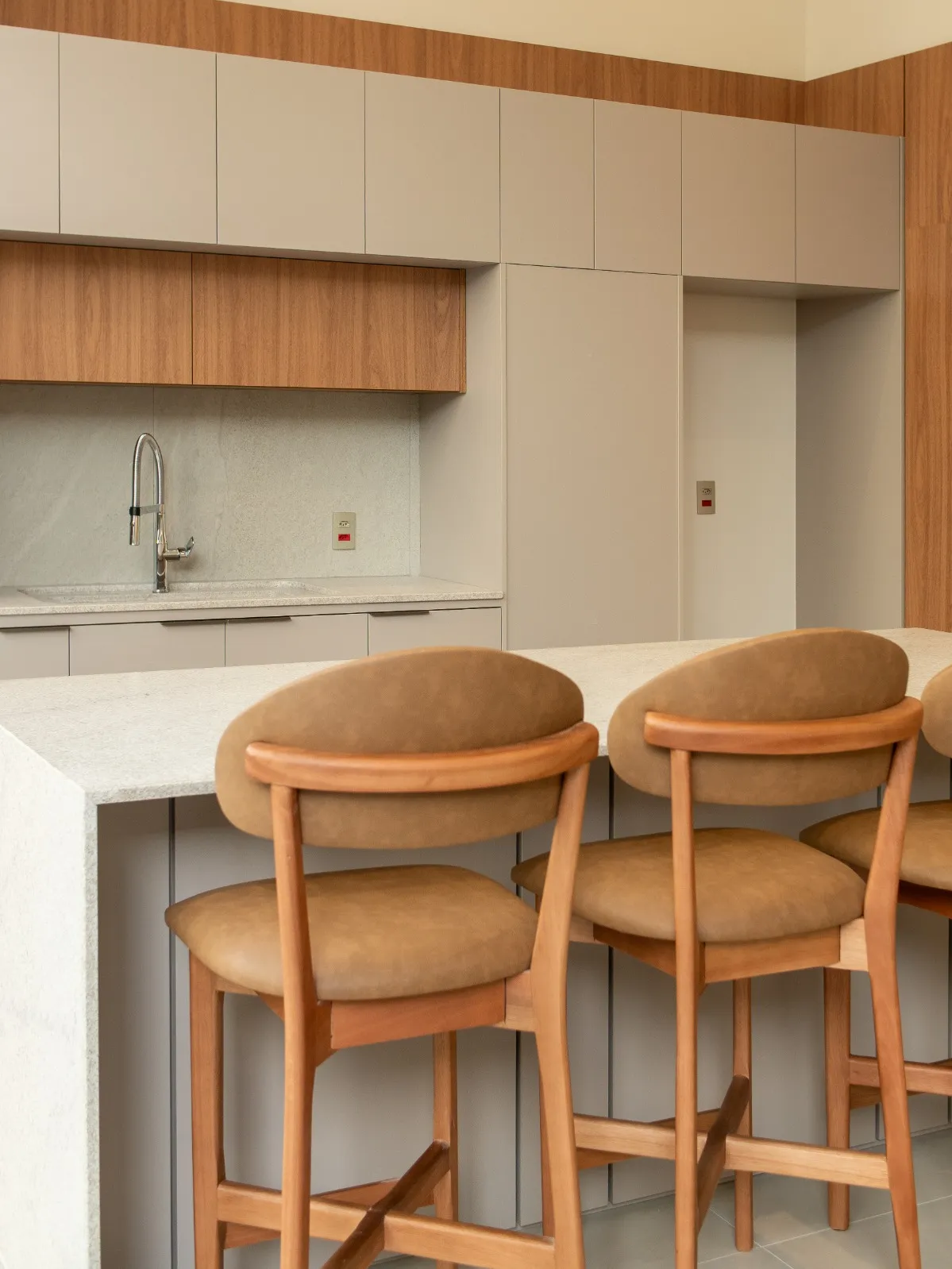 Casa à Venda com 3 suítes sendo 1 master e área gourmet com piscina, 205m² em um terreno de 312m² no Condomínio Belvedere 1 em Votorantim/SP