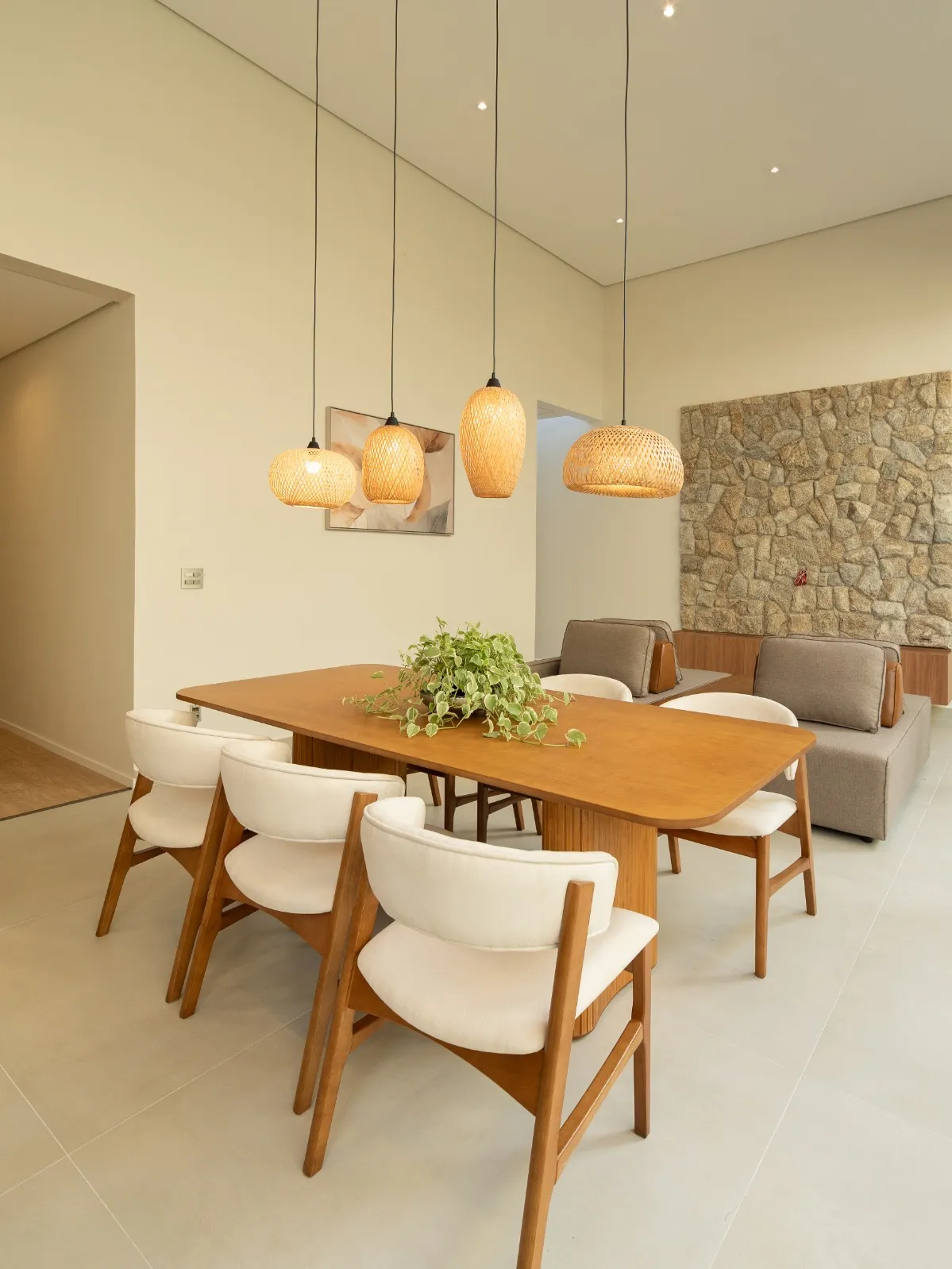 Casa à Venda com 3 suítes sendo 1 master e área gourmet com piscina, 205m² em um terreno de 312m² no Condomínio Belvedere 1 em Votorantim/SP