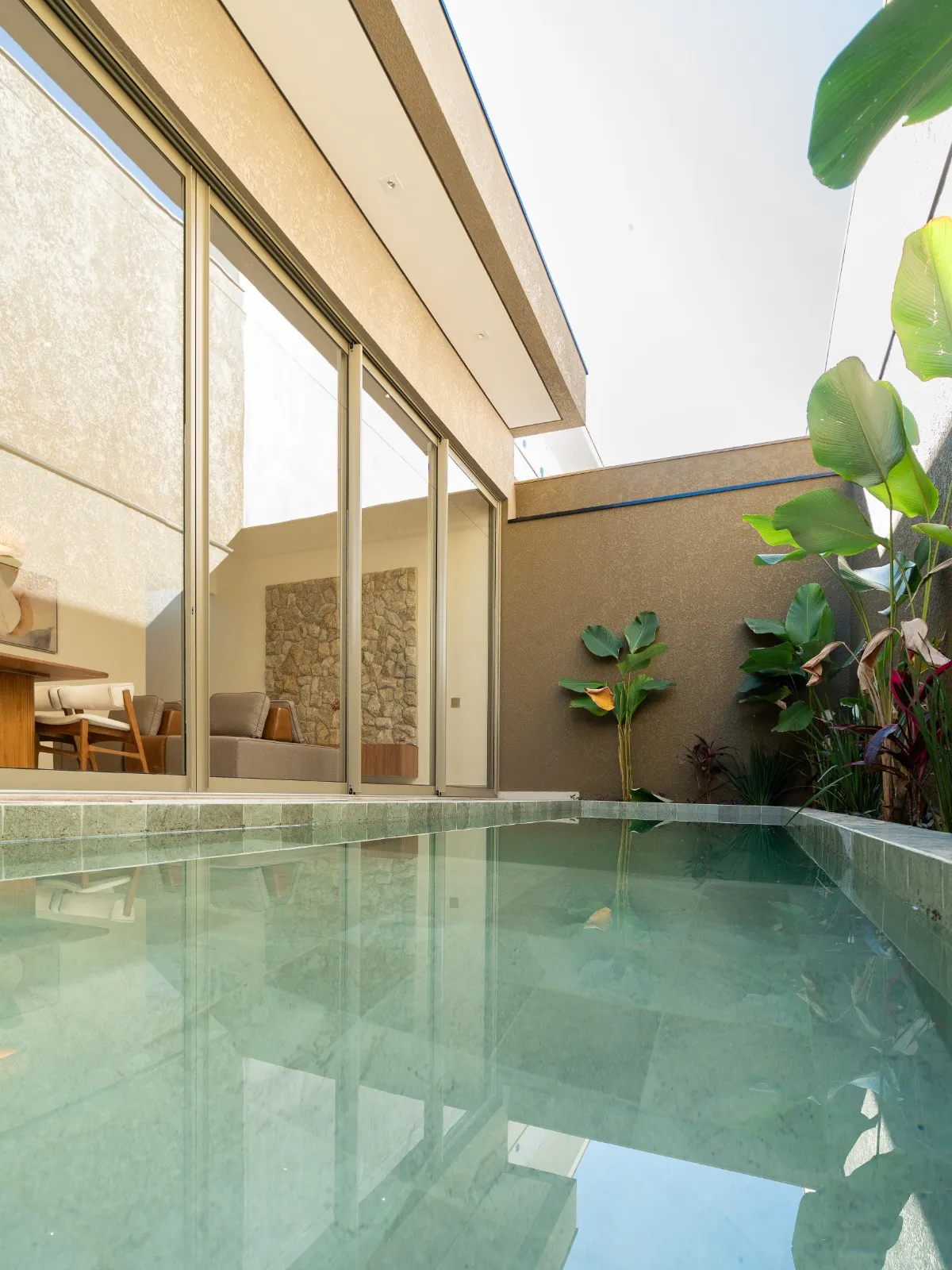Casa à Venda com 3 suítes sendo 1 master e área gourmet com piscina, 205m² em um terreno de 312m² no Condomínio Belvedere 1 em Votorantim/SP