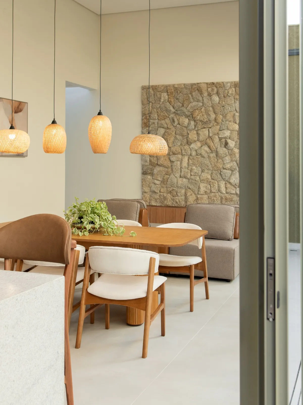 Casa à Venda com 3 suítes sendo 1 master e área gourmet com piscina, 205m² em um terreno de 312m² no Condomínio Belvedere 1 em Votorantim/SP