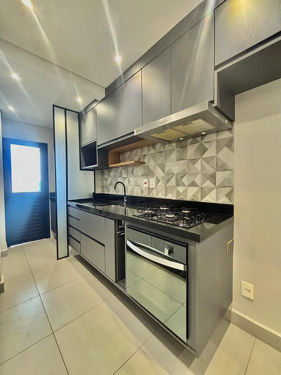 Apartamento Mobiliado à Venda com 2 dormitórios sendo 1 suíte e varanda gourmet, 77m² no Condomínio JK Boa Vista em Sorocaba/SP