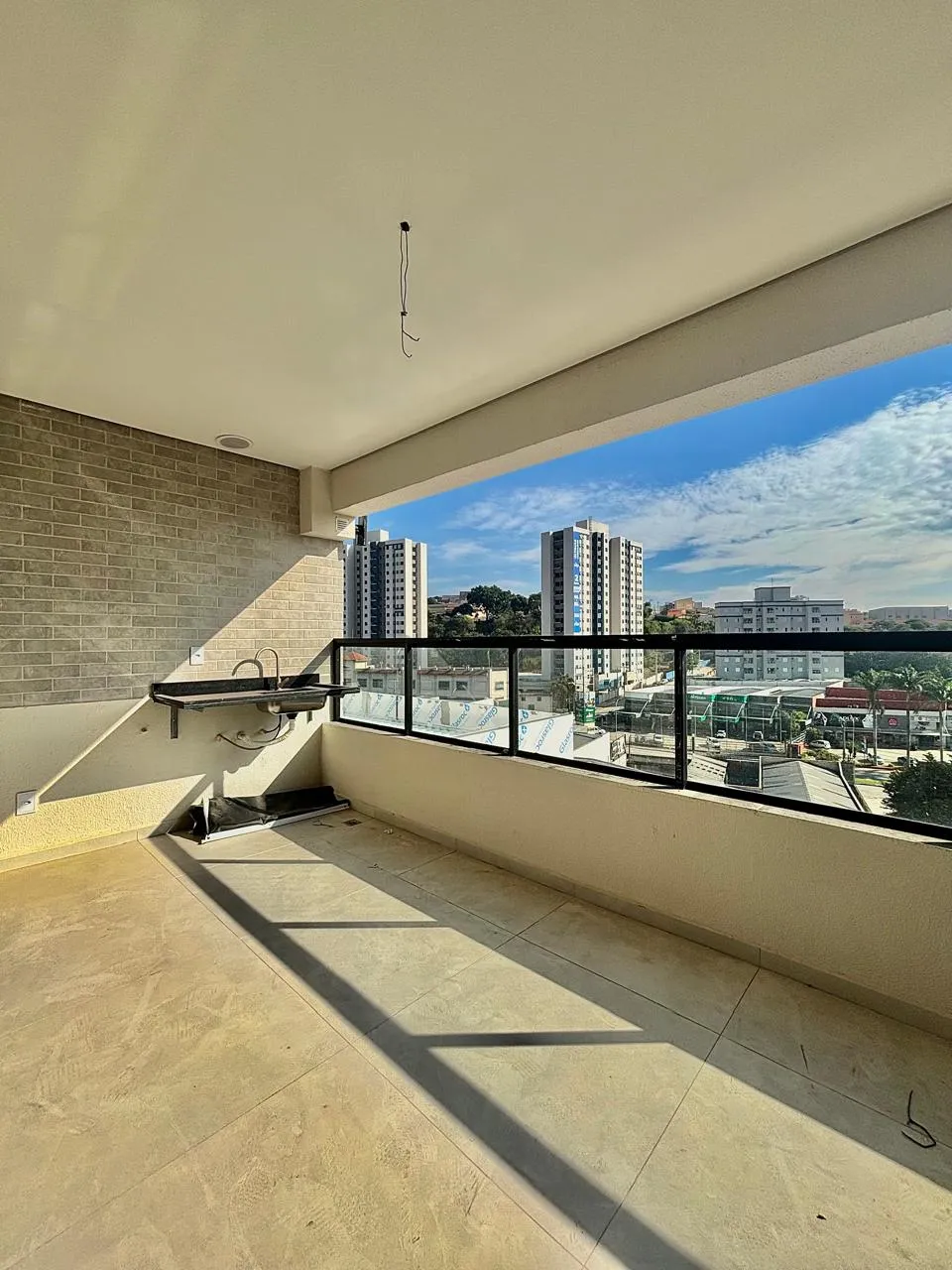 Apartamento à Venda com 3 suítes sendo 1 master com closet e varanda gourmet, 108m² no Condomínio Alpha Versailles em Sorocaba/SP