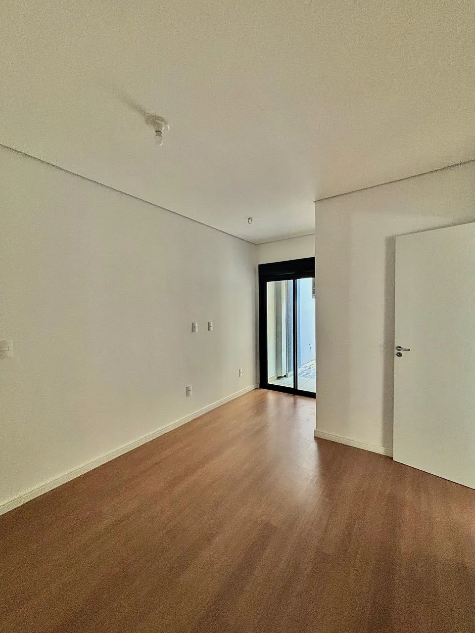 Apartamento à Venda com 3 dormitórios sendo 1 suíte, garden e vaga de garagem exclusiva, 90m² no Condomínio Divino Personnalité em Sorocaba/SP