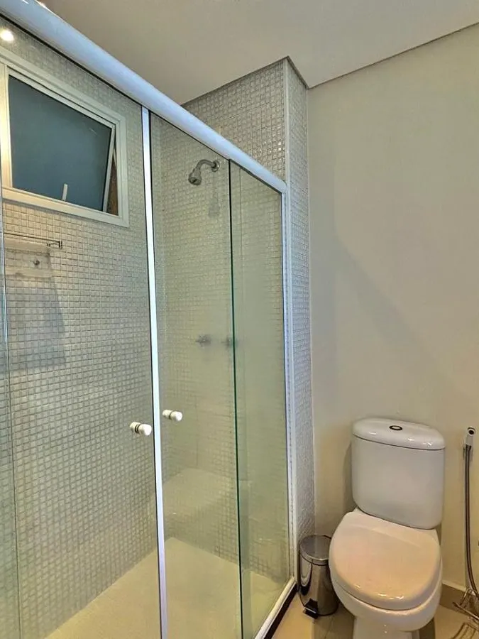 Apartamento Mobiliado para Locação com 3 suítes e ampla área social com varanda gourmet, 136m² no Condomínio Edifício Montanhan em Sorocaba/SP