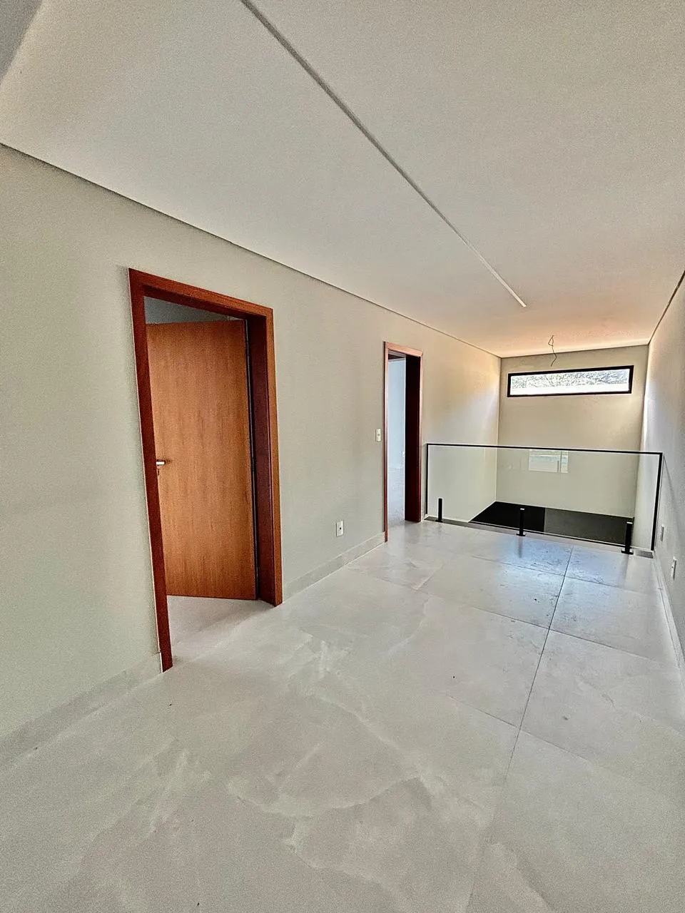 Casa Térrea à Venda com 5 suítes, área gourmet com piscina e amplo gramado, 630m² em um terreno de 1.000m² no Condomínio Fazenda Imperial em Sorocaba/SP