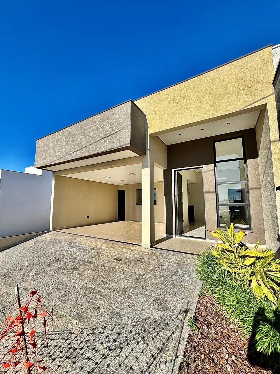 Casa Térrea à Venda com 3 dormitórios sendo 1 suíte e área gourmet com churrasqueira, 140m² em um terreno de 200m² no Condomínio Villagio Wanel em Sorocaba/SP