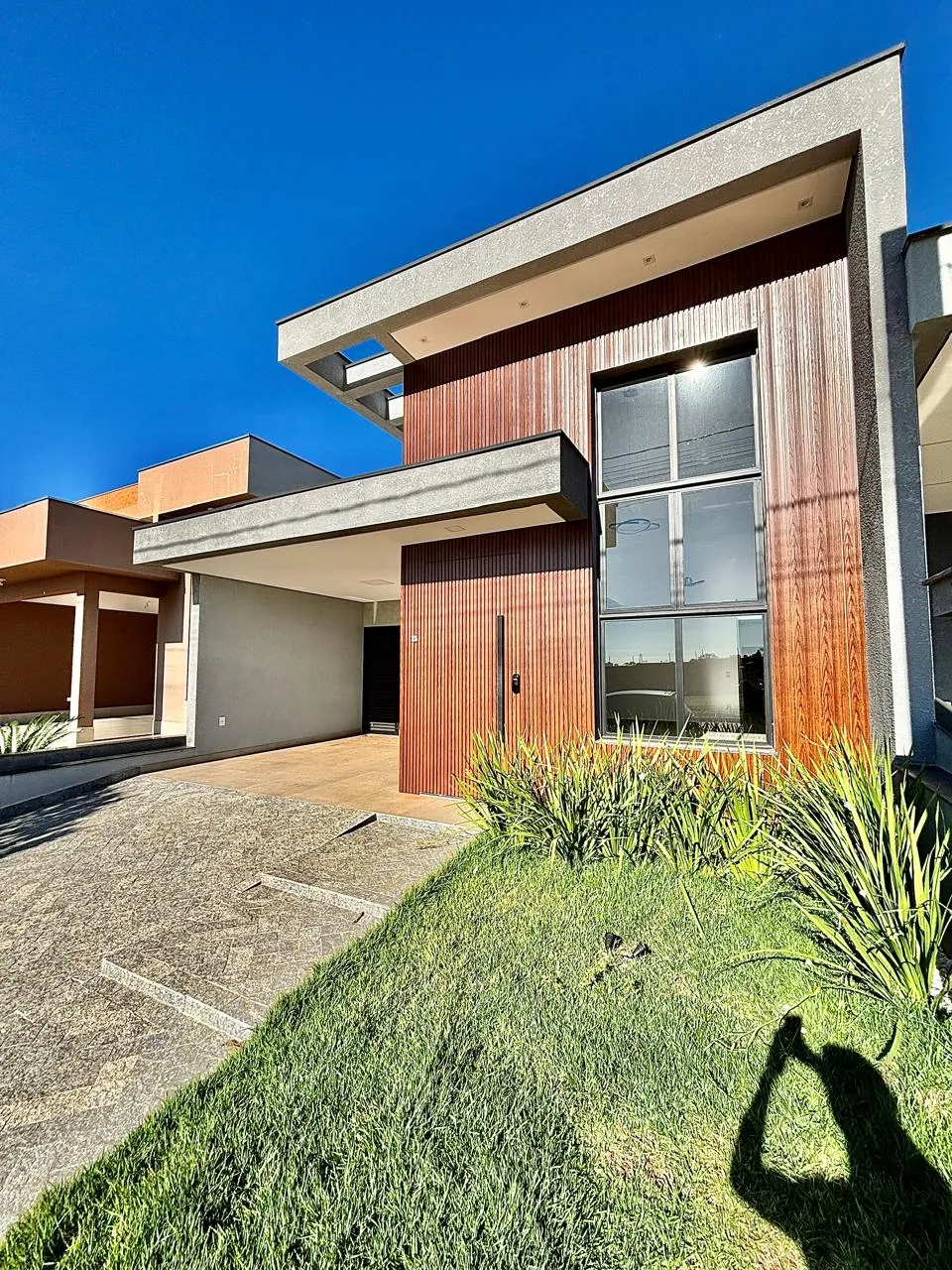 Casa Térrea à Venda com 3 dormitórios sendo 1 suíte e área gourmet com churrasqueira, 132m² em um terreno de 200m² no Condomínio Villagio Wanel em Sorocaba/SP