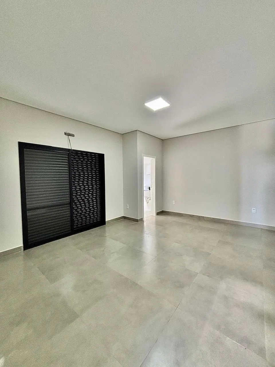 Casa Térrea à Venda com 3 dormitórios sendo 1 suíte e área gourmet com churrasqueira, 132m² em um terreno de 200m² no Condomínio Villagio Wanel em Sorocaba/SP