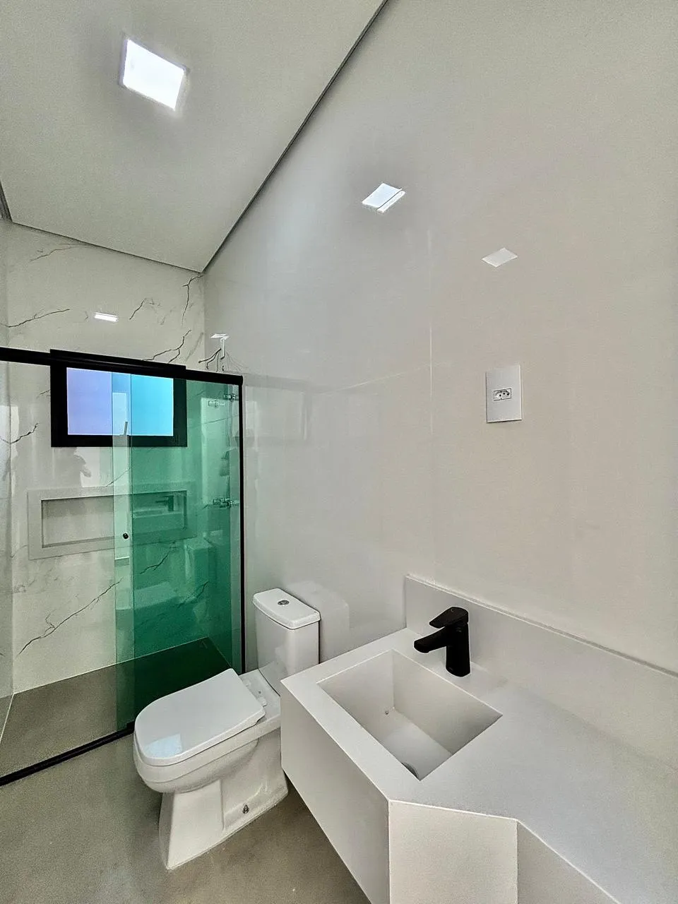 Casa Térrea à Venda com 3 dormitórios sendo 1 suíte e área gourmet com churrasqueira, 132m² em um terreno de 200m² no Condomínio Villagio Wanel em Sorocaba/SP