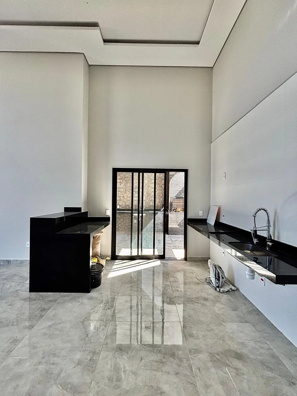 Casa Térrea à Venda com 3 dormitórios sendo 1 suíte e ampla área gourmet com churrasqueira, 135m² em um terreno de 200m² no Condomínio Villagio Wanel em Sorocaba/SP