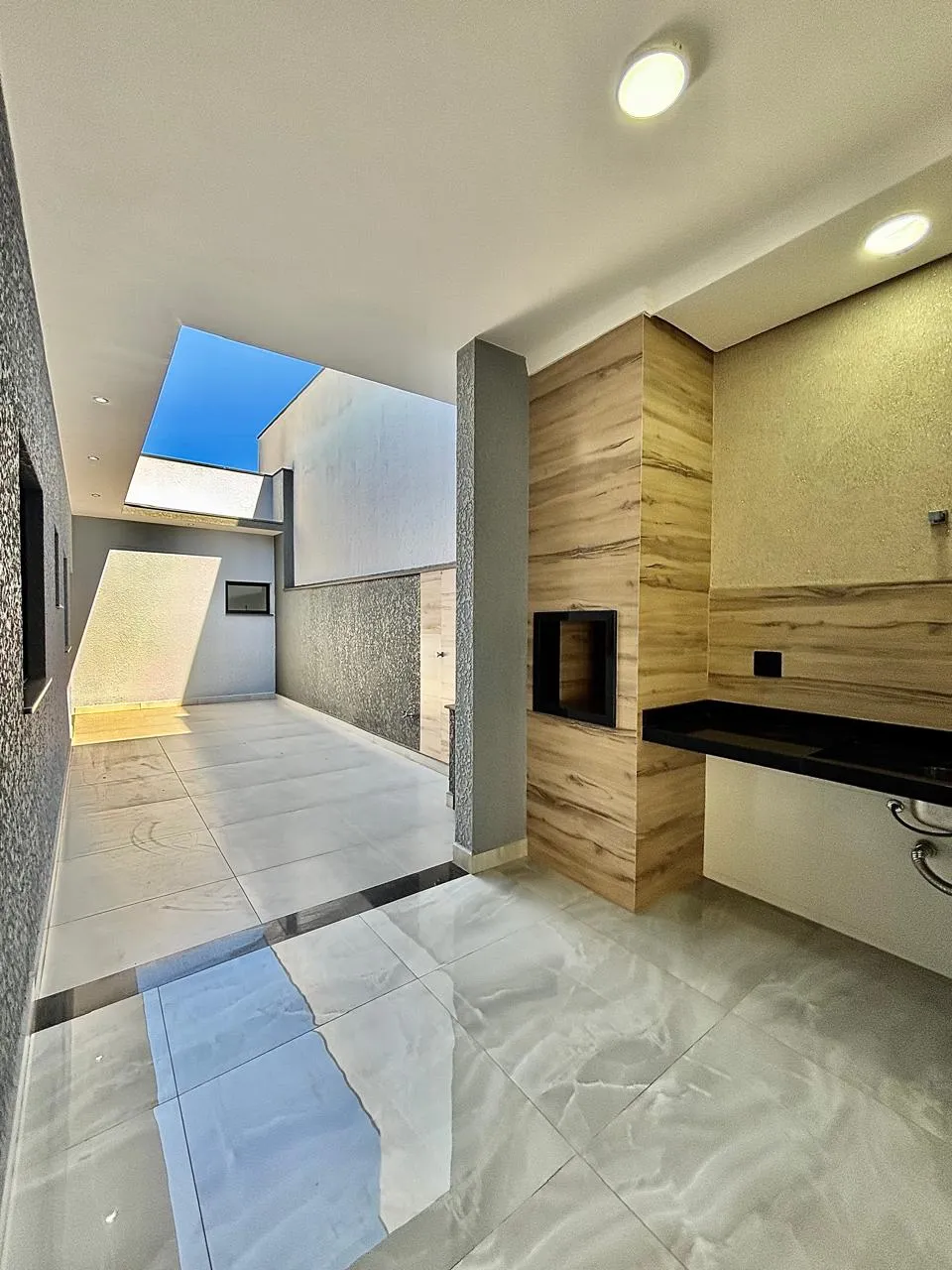 Casa Térrea à Venda com 3 suítes, escritório e ampla área gourmet com churrasqueira, 145m² em um terreno de 200m² no Condomínio Helena Maria em Sorocaba/SP