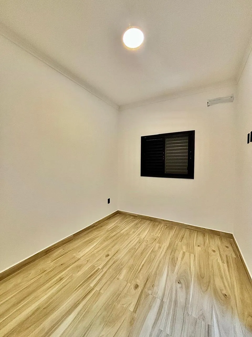 Casa Térrea à Venda com 3 suítes, escritório e ampla área gourmet com churrasqueira, 145m² em um terreno de 200m² no Condomínio Helena Maria em Sorocaba/SP