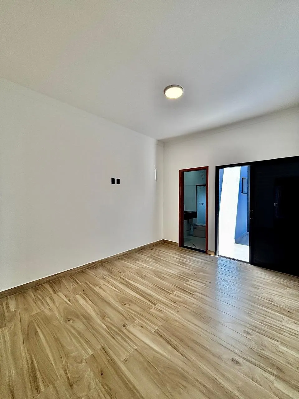 Casa Térrea à Venda com 3 suítes, escritório e ampla área gourmet com churrasqueira, 145m² em um terreno de 200m² no Condomínio Helena Maria em Sorocaba/SP